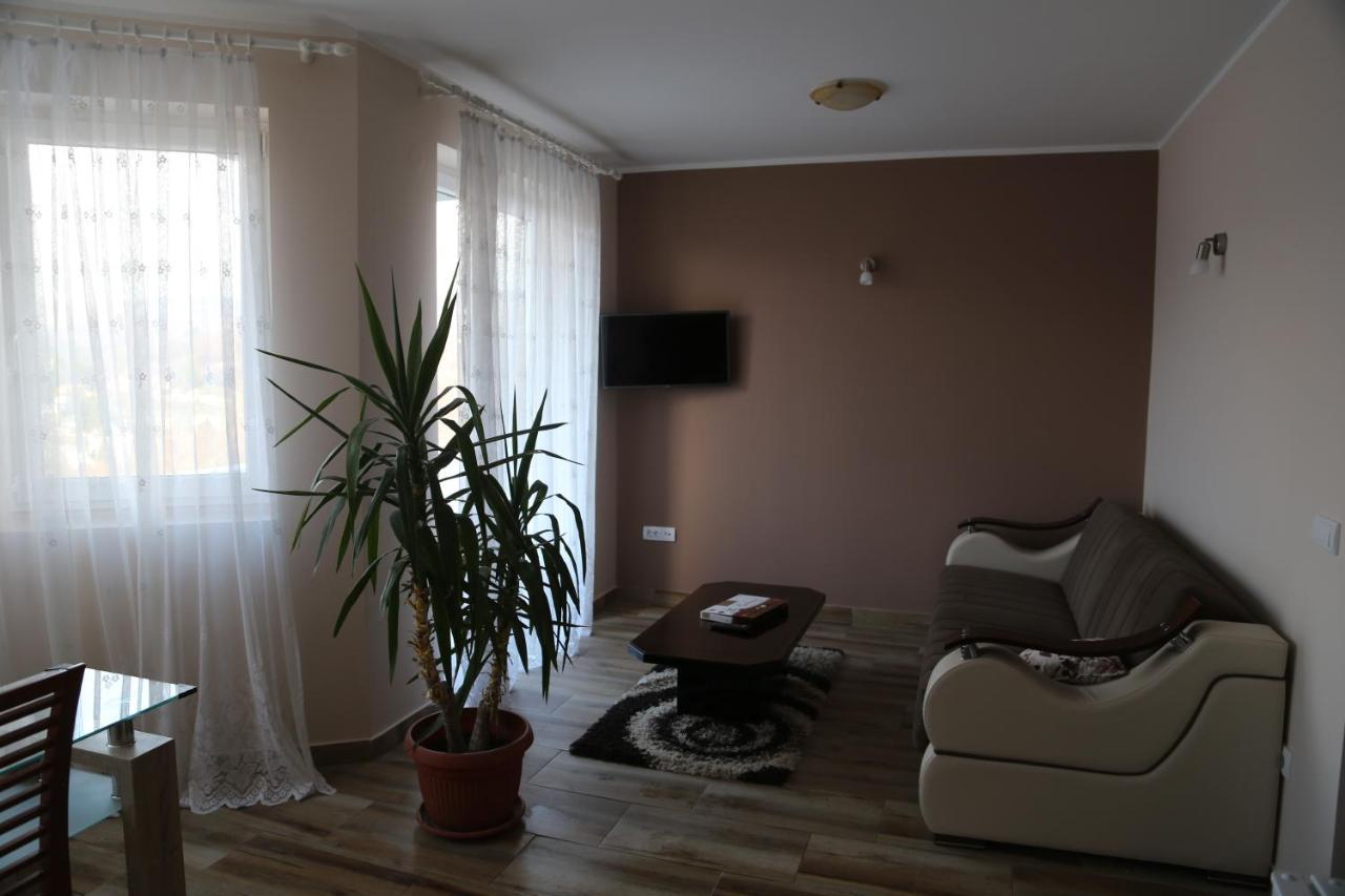 Fruskogorska Idila Apartmani Vrdnik Buitenkant foto