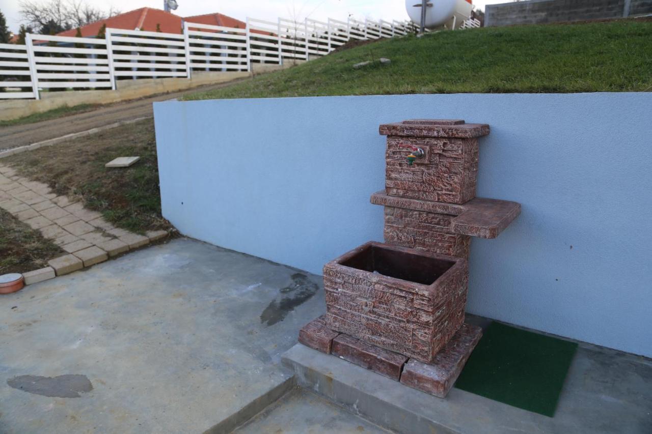 Fruskogorska Idila Apartmani Vrdnik Buitenkant foto