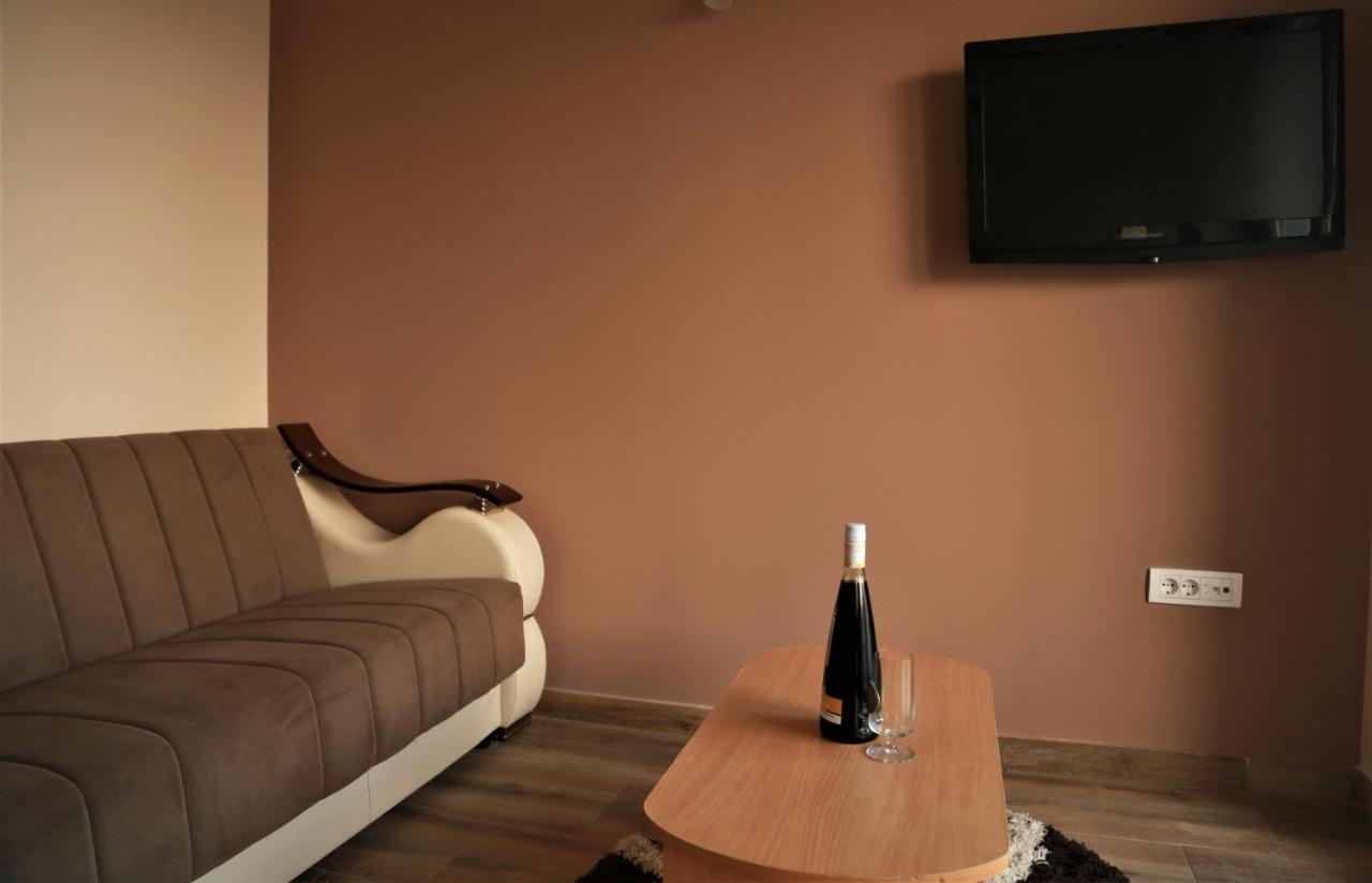 Fruskogorska Idila Apartmani Vrdnik Buitenkant foto
